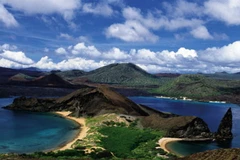 Ecuador lo ngại thảm họa môi trường từ vụ chìm tàu Floreana