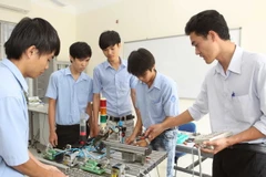 Nguồn nhân lực: Chất lượng cao và bằng cấp cao là hai việc khác nhau