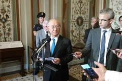 Tổng Giám đốc Cơ quan Năng lượng nguyên tử quốc tế (IAEA) Yukiya Amano (giữa). (Ảnh: AFP/TTXVN)
