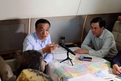 Thủ tướng Trung Quốc Lý Khắc Cường chỉ đạo công tác cứu hộ cứu nạn tàu khách bị chìm ở sông Dương Tử ngày 1/6 vừa qua. (Ảnh: THX/TTXVN)