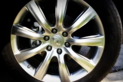 Ukraine tịch thu phương tiện vận chuyển để phục vụ quân đội