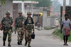 Binh sỹ Ấn Độ tuần tra tại khu vực gần vùng Kashmir đang tranh chấp với Pakistan. (Nguồn: PTI)