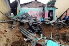 Quảng Ninh: Thi công kè không đảm bảo làm sập nhà của dân