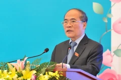 Chủ tịch Quốc hội gặp mặt các nữ nghị sỹ và lãnh đạo nữ