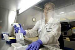 WHO chấp thuận xét nghiệm nhanh đầu tiên phát hiện virus Ebola