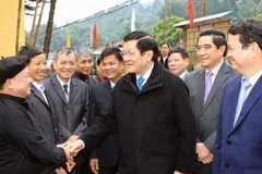 Chủ tịch nước thăm và chúc Tết đồng bào, chiến sỹ Lào Cai 