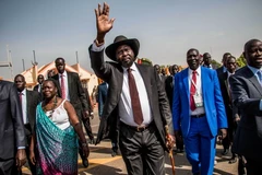 Tổng thống Nam Sudan Salva Kiir (giữa). (Ảnh: AFP/TTXVN)