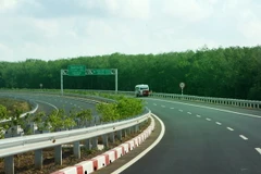 Đường cao tốc TP Hồ Chí Minh-Long Thành-Dầu Giây góp phần quan trọng kết nối vùng kinh tế trọng điểm phía Nam. (Ảnh: Tràng Dương/TTXVN) 