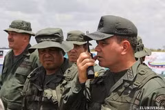 Bộ trưởng Quốc phòng Vladimir Padrino Lopez tại một buổi diễn tập quân sự ở bán đảo Paraguana, Tây Bắc Venezuela. (Nguồn: .eluniversal.com)