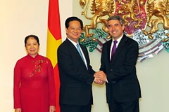 Thủ tướng Nguyễn Tấn Dũng và Phu nhân hội kiến Tổng thống Cộng hòa Bulgaria Rosen Plevneliev. (Ảnh: Đức Tám/TTXVN)