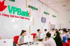 Khách hàng giao dịch tại VPBank. (Nguồn: VPBank)