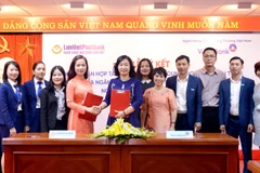 Lãnh đạo hai bên tham gia ký kết. (Nguồn: CTV)