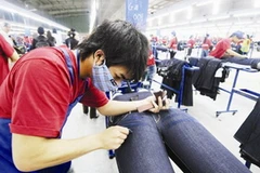 Hơn 1.200 công nhân Levis Strauss Việt Nam đi làm lại