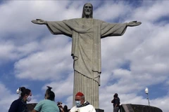 Người dân Brazil giữa dịch COVID-19. (Ảnh: Anadolu Agency)