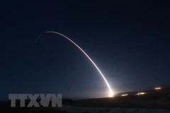 Vụ thử nghiệm tên lửa đạn đạo xuyên lục địa Minuteman III không mang theo đầu đạn của Mỹ tại căn cứ không quân Vandenberg, bang California ngày 29/10/2020. (Ảnh: U.S. Air Force/TTXVN)