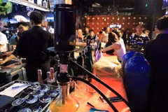 Công an Đồng Nai kiểm tra 4 quán bar, vũ trường trên địa bàn thành phố Biên Hòa, phát hiện hàng chục người dương tính với chất ma túy. (Ảnh: Công an Đồng Nai/TTXVN phát)