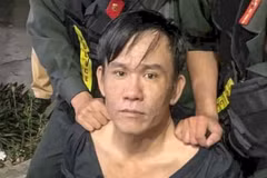 Đối tượng Ngô Bảo Trường bị lực lượng công an khống chế sau khi cướp ôtô chạy gần 100km từ Cần Thơ đến Tiền Giang. (Ảnh: TTXVN phát)
