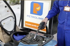 Một điểm kinh doanh xăng, dầu của Petrolimex. (Ảnh: Trần Việt/TTXVN)