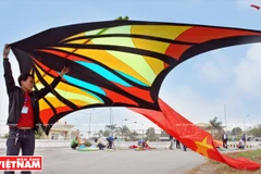 Bay bổng lãng mạn cùng thú chơi diều của người Hà thành