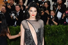 10 người mẫu thu nhập cao nhất thế giới: Jenner soán ngôi Bündchen