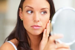 Đối với phụ nữ, mụn trứng cá đáng sợ đến mức nào?