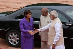 Tổng thống Ram Nath Kovind và Thủ tướng Narendra Modi trong lễ đón Tổng thống Thụy Sĩ - bà Doris Leuthard. (Nguồn: newindianexpress.com)