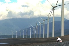 Những tuabin gió. (Ảnh minh họa. AFP/TTXVN phát)