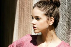 Tóc búi cao và khuyên tai tròn - cặp đôi chưa bao giờ ngừng “hot”