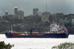 Tàu thuyền hoạt động tại khu vực cảng Sydney, Australia. (Nguồn: AFP/TTXVN)