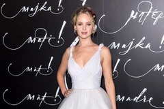 Jennifer Lawrence tiếp tục tỏa sáng trên hành trình quảng bá phim mới