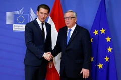Thủ tướng Áo Sebastian Kurz (trái) và Chủ tịch Ủy ban châu Âu Jean-Claude Juncker. (Nguồn: Reuters)