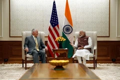Ngoại trưởng Rex Tillerson (trái) và Thủ tướng Ấn Độ Narendra Modi tại New Delhi trong cuộc gặp ngày 25/10. (Nguồn: AFP)