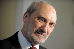 Bộ trưởng Antoni Macierewicz tại một cuộc họp ở Warsaw. (Nguồn: AFP/TTXVN)