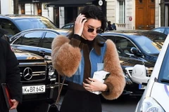 Các mỹ nhân thế giới “rủ nhau” xuống phố diện đồ jean và denim 