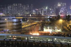 Lực lượng an ninh Hong Kong (Trung Quốc) đang tìm cách kiềm chế người biểu tình. (Nguồn: Bangkok Post)