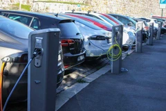 Các xe điện và hybrid tại châu Âu sẽ phải có các tính năng bảo đảm an toàn mới. (Nguồn: Yahoo News UK)