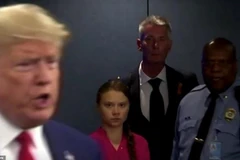 Khoảnh khắc Greta Thunberg nhìn Tổng thống Mỹ Donald Trump. (Nguồn: Reuters)