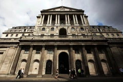 Quang cảnh bên ngoài Ngân hàng Trung ương Anh. (Nguồn: The Sleuth Journal)