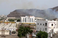 Ít nhất 30 quân chính phủ Yemen thiệt mạng do bị không kích gần Aden