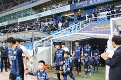 Công Phượng ra sân trong đội hình chính của Incheon United. (Nguồn: Mạnh Hùng/TTXVN)