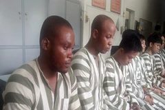 Nhóm người nước ngoài lừa đảo bị bắt tại TPHCM.