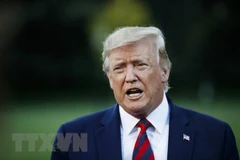 Tổng thống Mỹ Donald Trump phát biểu với báo giới tại Washington, DC. (Ảnh: THX/TTXVN)