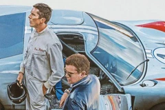 Hai tài tử Matt Damon (phải) và Christian Bale (trái) trong phim. (Nguồn: EW)