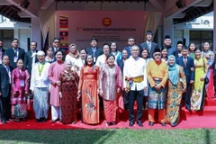 Các đại biểu tham dự Lễ Thượng cờ. (Ảnh: TTXVN phát)