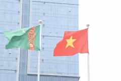 Quốc kỳ Việt Nam tại ASIAD 2023. (Ảnh: Hoàng Linh/TTXVN)