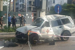 Chiếc xe bị hư hỏng nặng. (Ảnh: Thanh Vân/TTXVN)