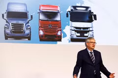 Giám đốc điều hành Daimler Truck, ông Martin Daum phát biểu tại cuộc họp báo chung ở Tokyo (Nhật Bản), ngày 30/5/2023. (Nguồn: Reuters/Ảnh chụp màn hình)