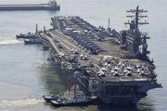 Tàu sân bay chạy bằng năng lượng hạt nhân USS Nimitz của Mỹ. (Ảnh: Kyodo/TTXVN)
