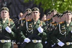Các quân nhân Nga tham gia diễu binh ở thủ đô Moskva, ngày 9/5/2023. (Ảnh minh họa: Anadolu Agency/TTXVN)