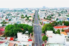 Ngày 27/4/2023, thành phố Dĩ An (tỉnh Bình Dương) tổ chức Lễ công bố Quyết định của Thủ tướng Chính phủ về việc công nhận thành phố Dĩ An trở thành đô thị loại 2 trực thuộc tỉnh Bình Dương. (Ảnh: TTXVN phát)